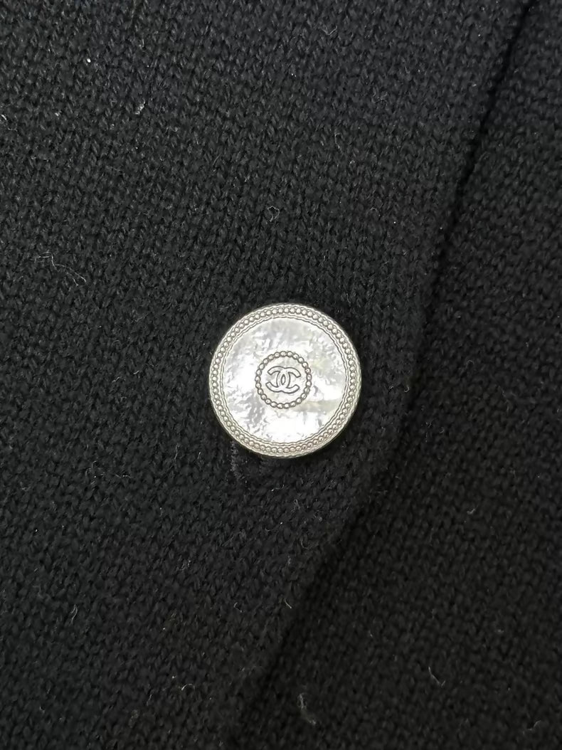 Chanel 25p Black Knit Reversible Cashmere Cardigan