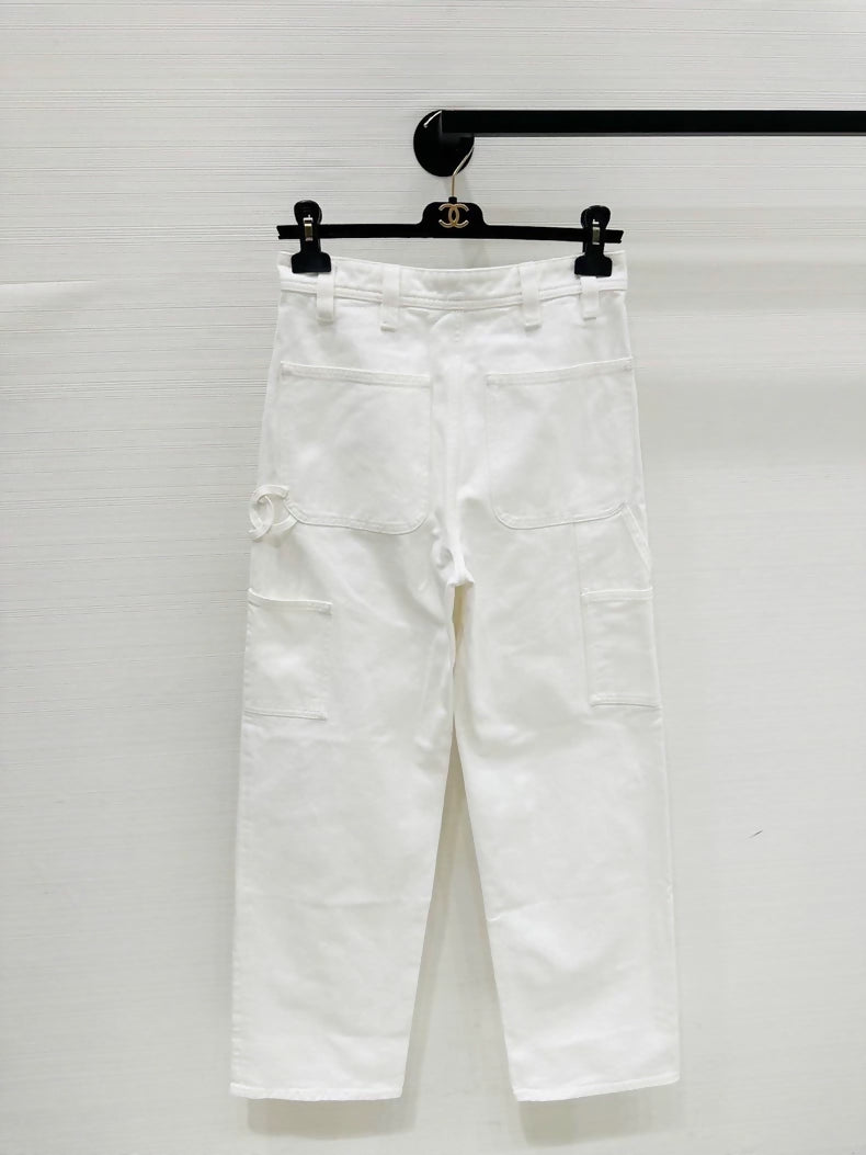 Chanel 26P white jeans, F34