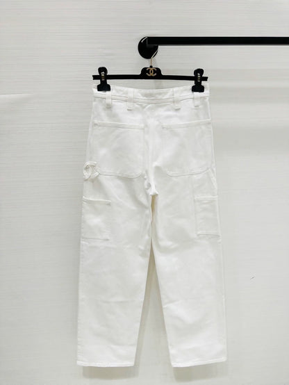 Chanel 26P white jeans, F34