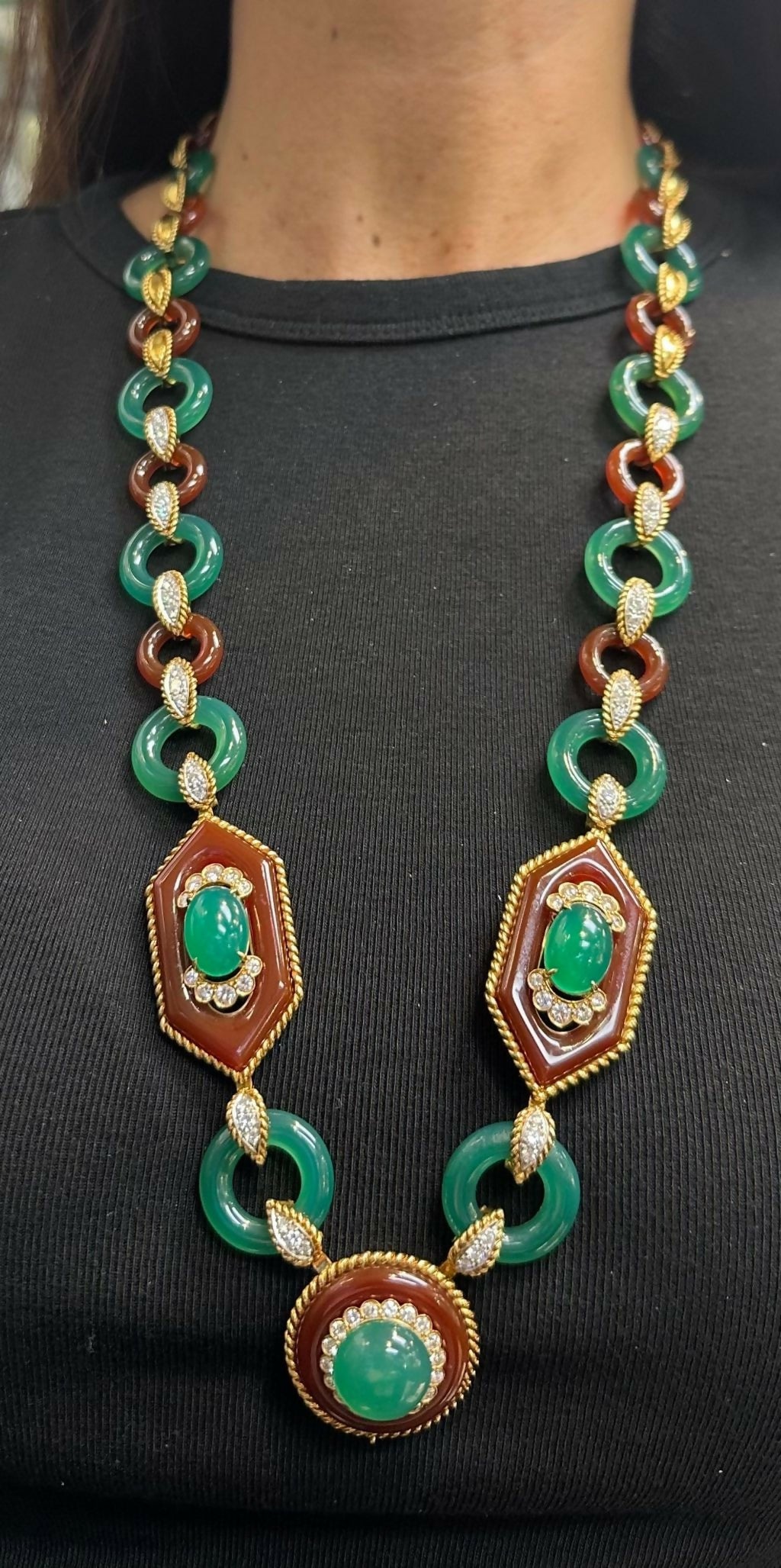 Van Cleef And Arpels Carnelian Chrysoprase Sautoir Necklace and Earrings Set