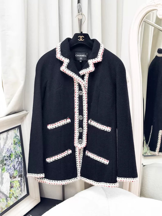 Chanel 18B Black tweed Jacket