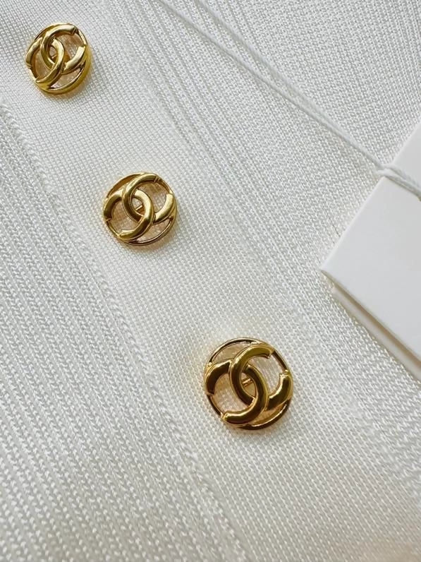 Chanel 26B white silk top
