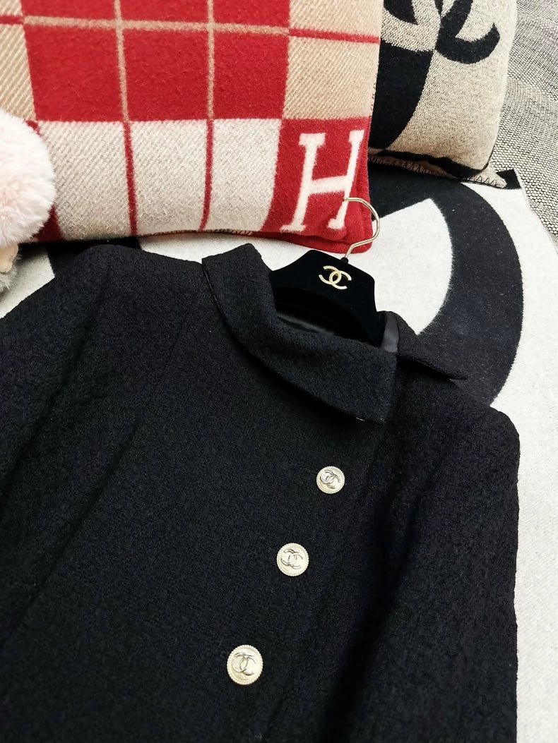 Chanel 20A Black and Gold Collar Jacke