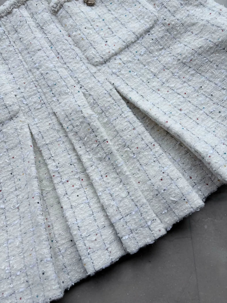 Chanel 25A Métiers d'Art White Tweed Mini Skirt