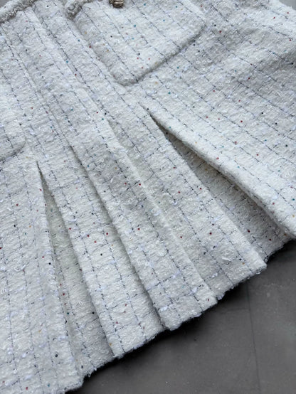 Chanel 25A Métiers d'Art White Tweed Mini Skirt