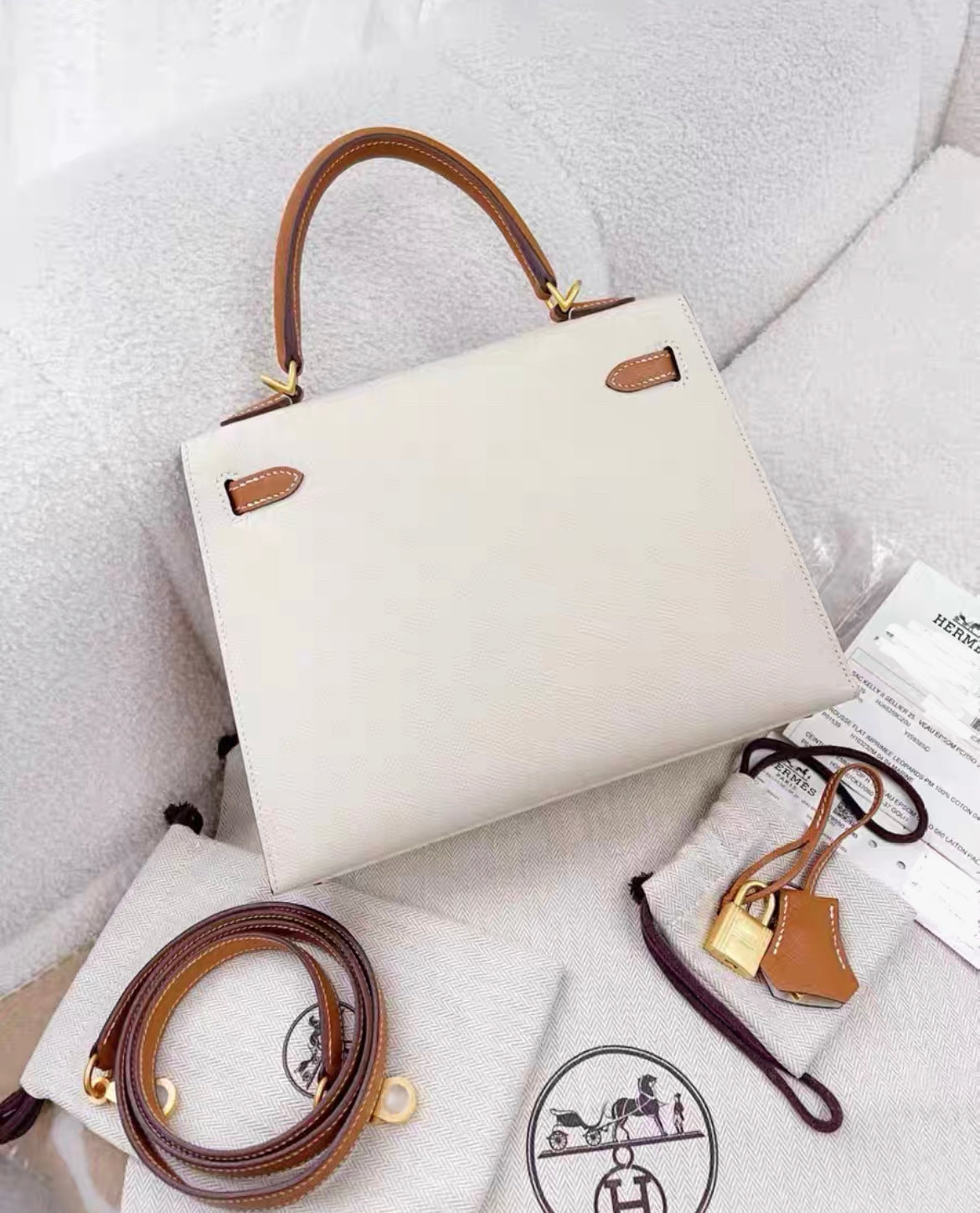 Hermès Kelly 25 Special Order (HSS) Bi-Color Nata and Gold Epsom Sellier Brushed Gold Hardware