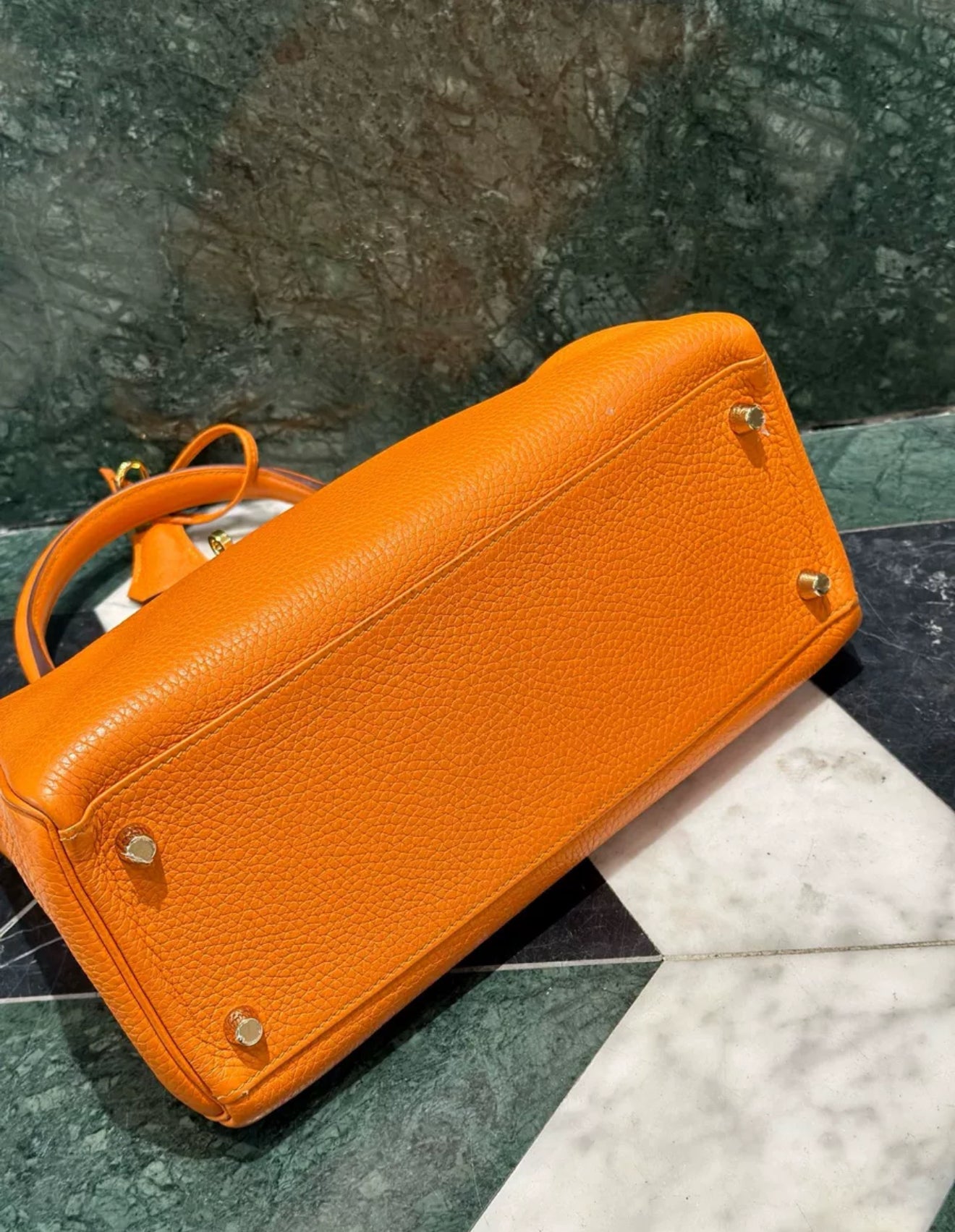 Hermès Kelly28 Orange Togo Leather Gold Hardware