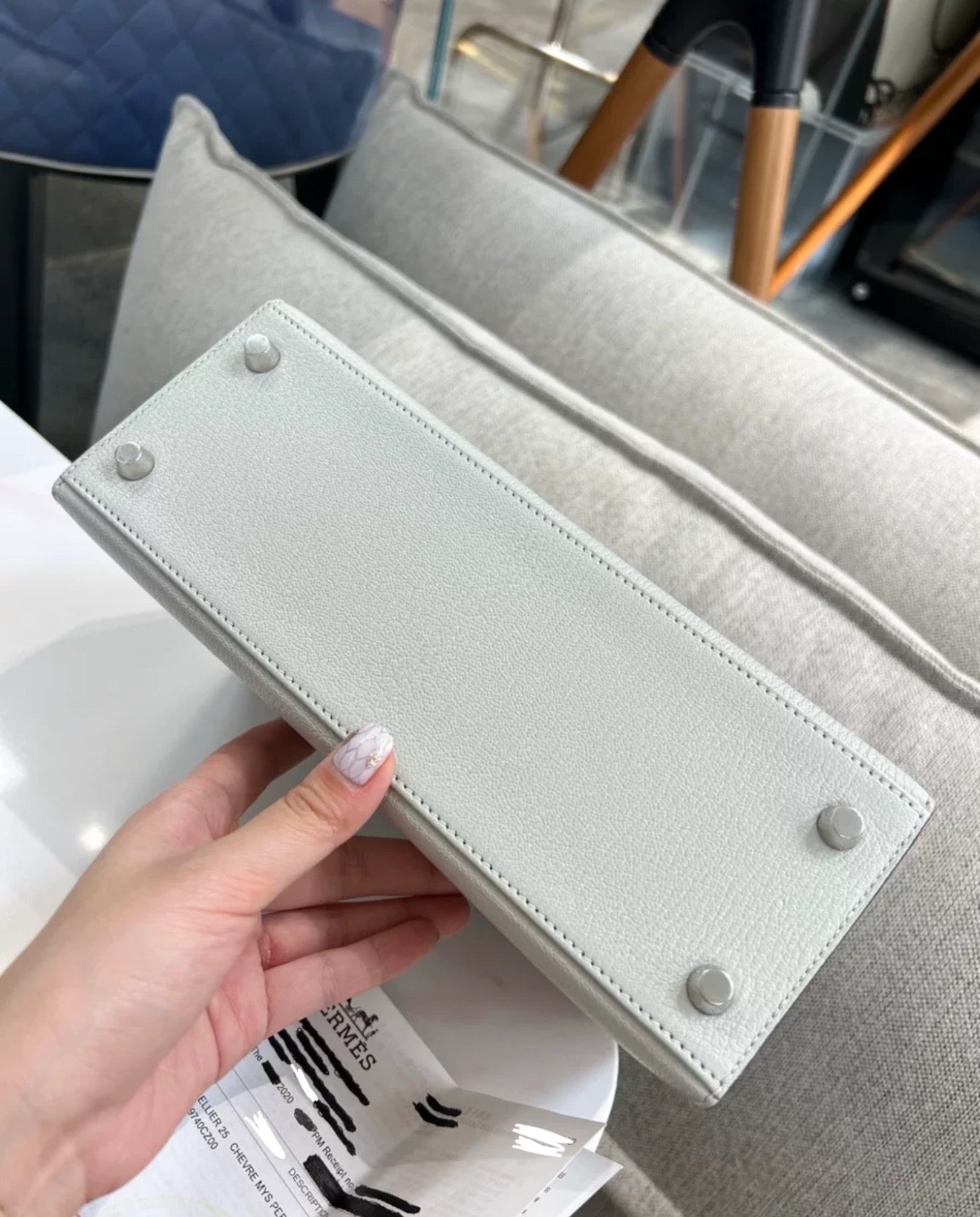 HERMÈS Kelly 25 Chèvre Gris Perle Noire Special Order – Wararni.com