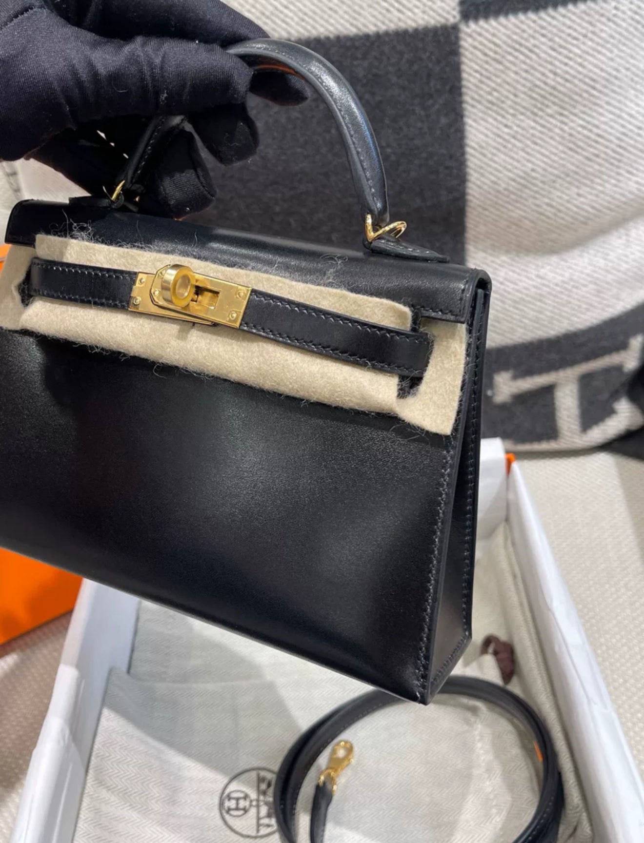 Hermes Mini Kelly 20 Black Box Gold Hardware