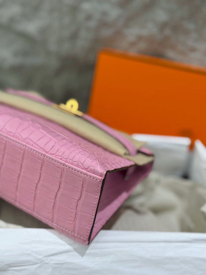 Hermès Kelly Pochette Pink Bubblegum 5P Matte alligator Leather Gold Hardware