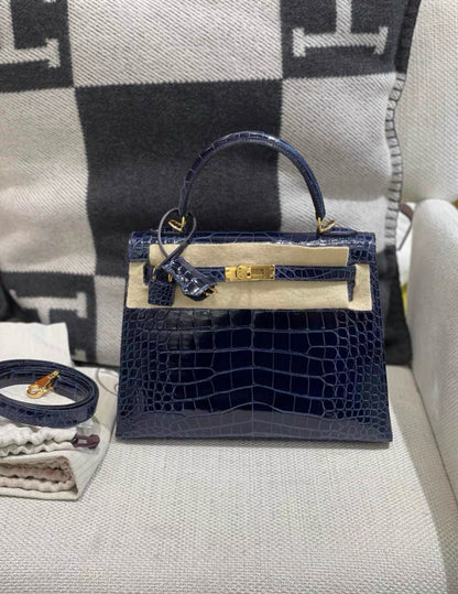 Hermès Kelly 25 Blue Sapphire Alligator Shiny Gold Hardware