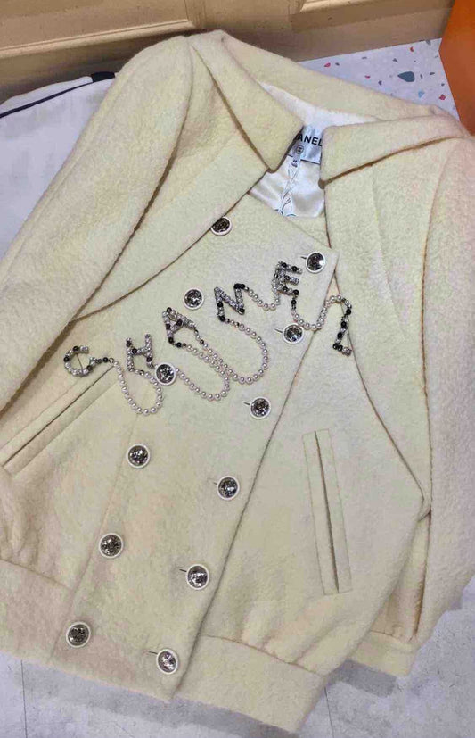 Rare Chanel 2019 Peals CC Letters Brooch