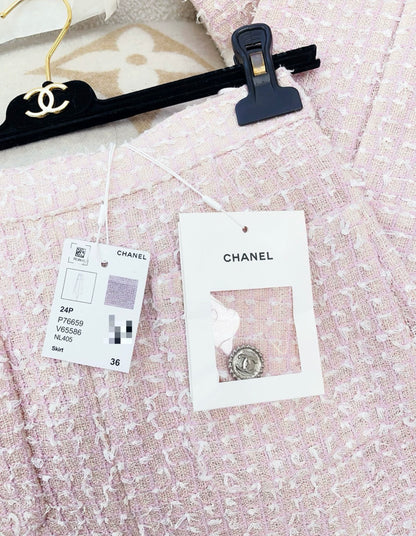 Chanel 24P pink tweed skirt size 36