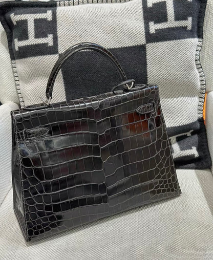 Hermès Kelly Sellier 32 Graphite Grey Shiny Crocodile leather Palladium Hardware with white stitches