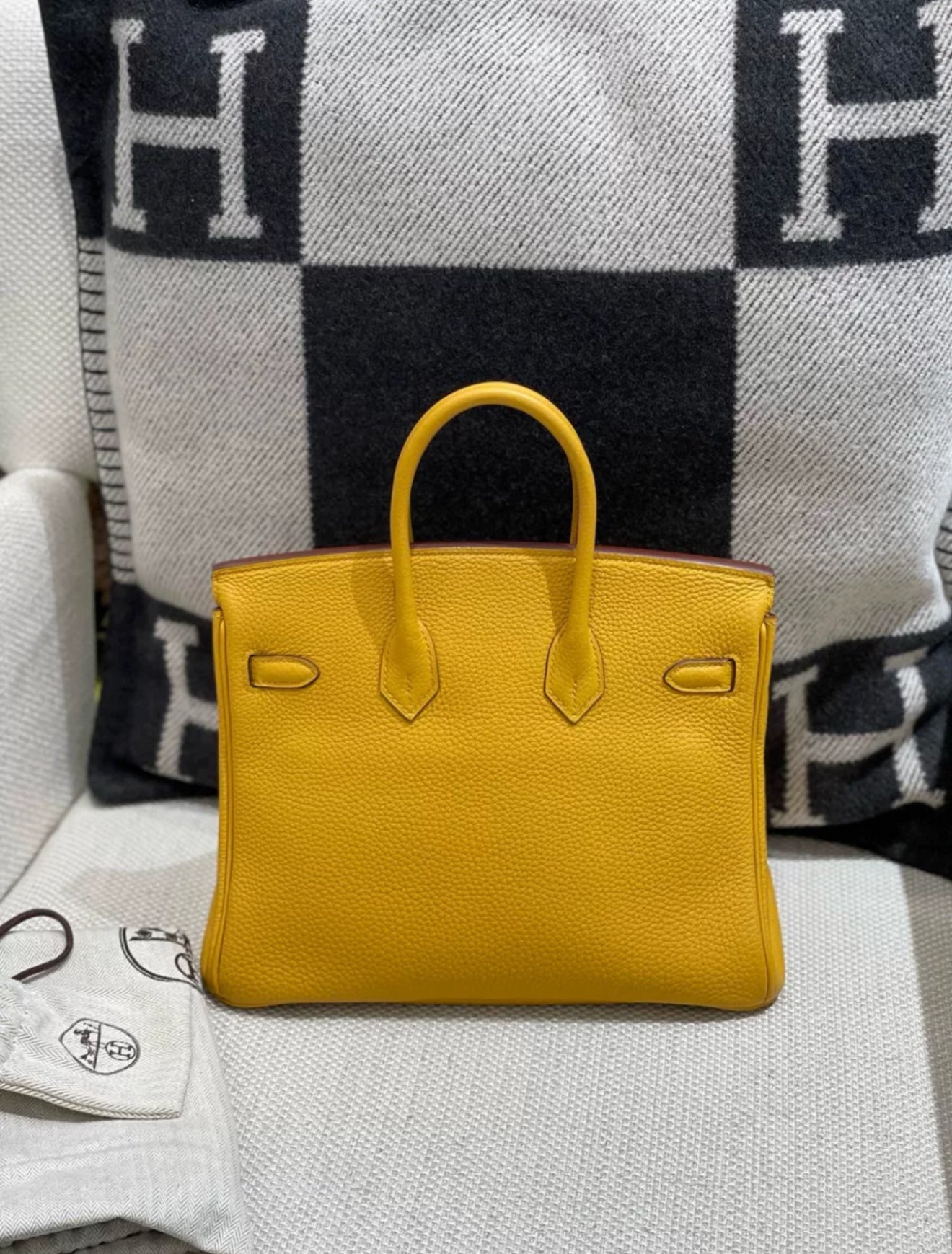 Hermès Birkin 25 Jaune Ambre Togo Leather Gold Hardware