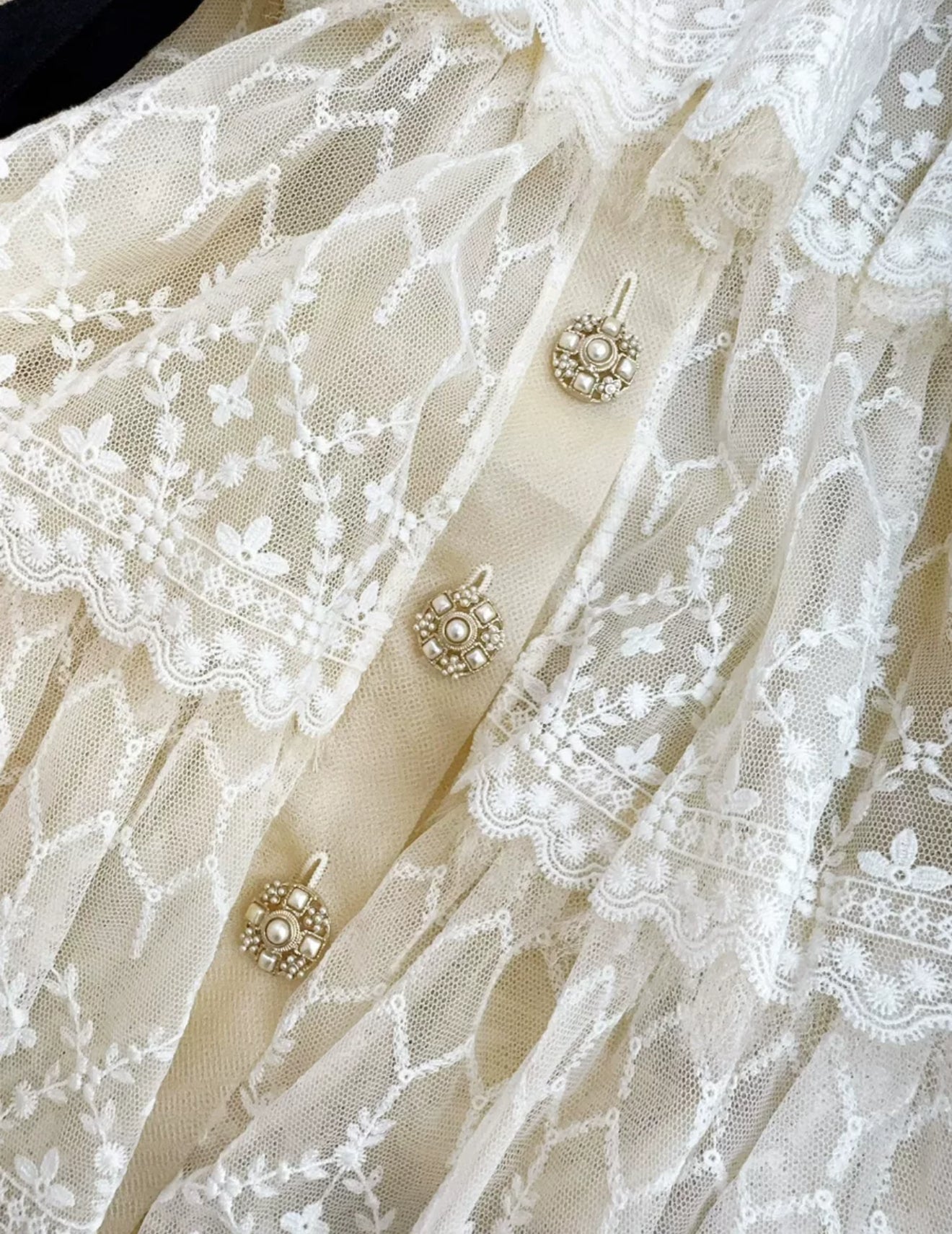 Chanel 16k Lace ecru dress with black bow