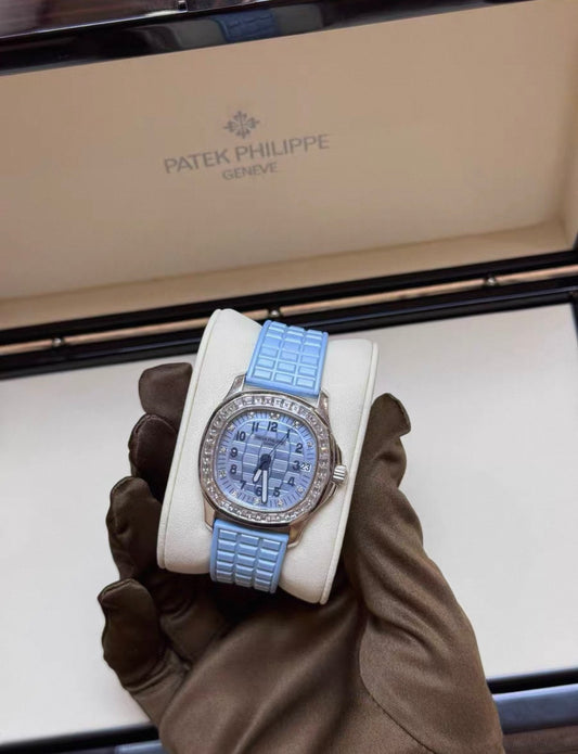 Patek Philippe Aquanaut Ladies White Gold Diamonds Set Blue Mother of Pearl Dial 5072G-001