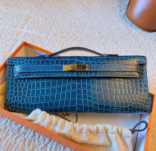 Hermès Kelly Cut Blue Paon Matte Crocodile leather Gold Hardware
