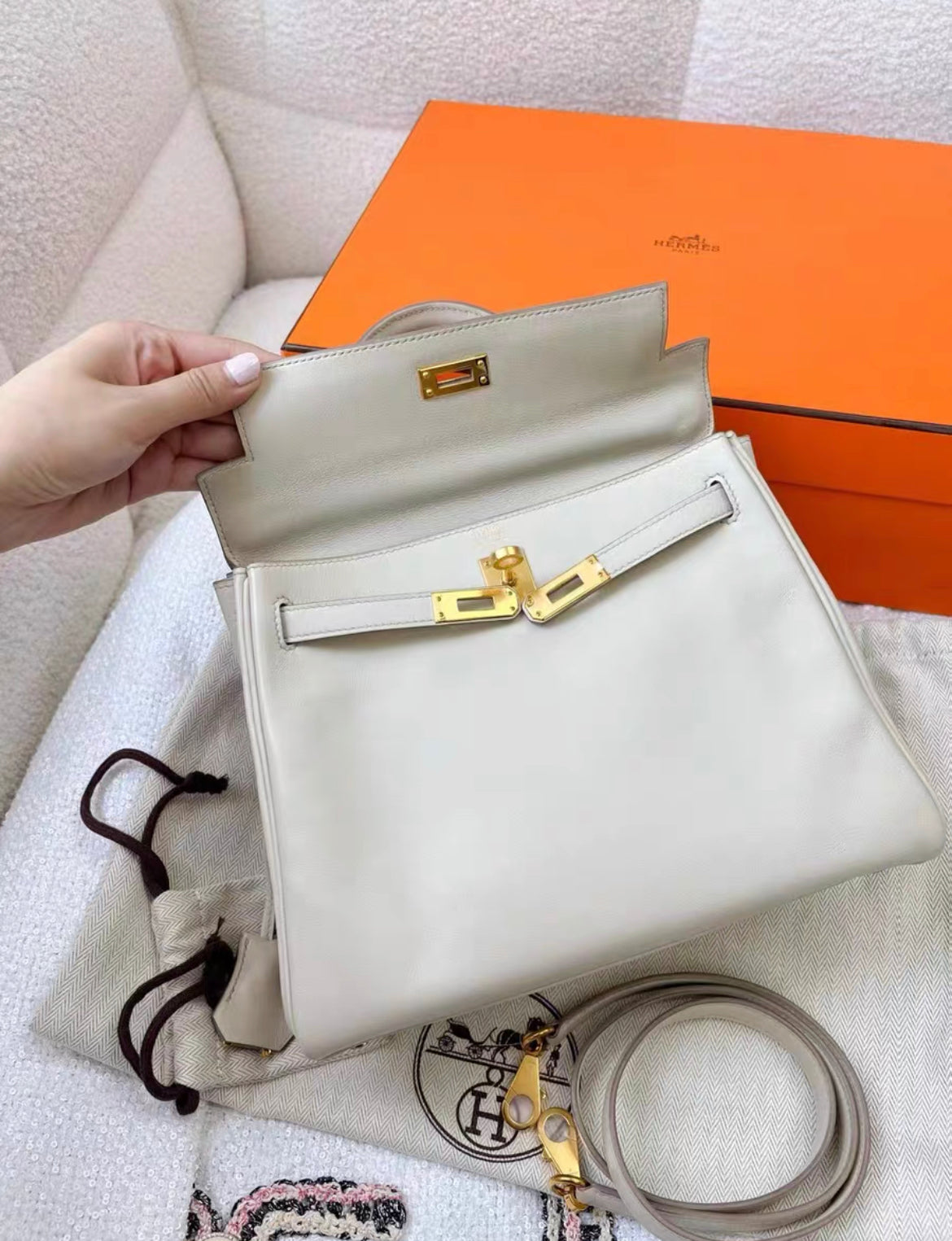 Hermès Kelly Retourne 25 Nata Swift Gold Hardware