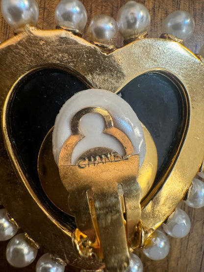 Rare Chanel 1980 large heart pearl clip on earrings