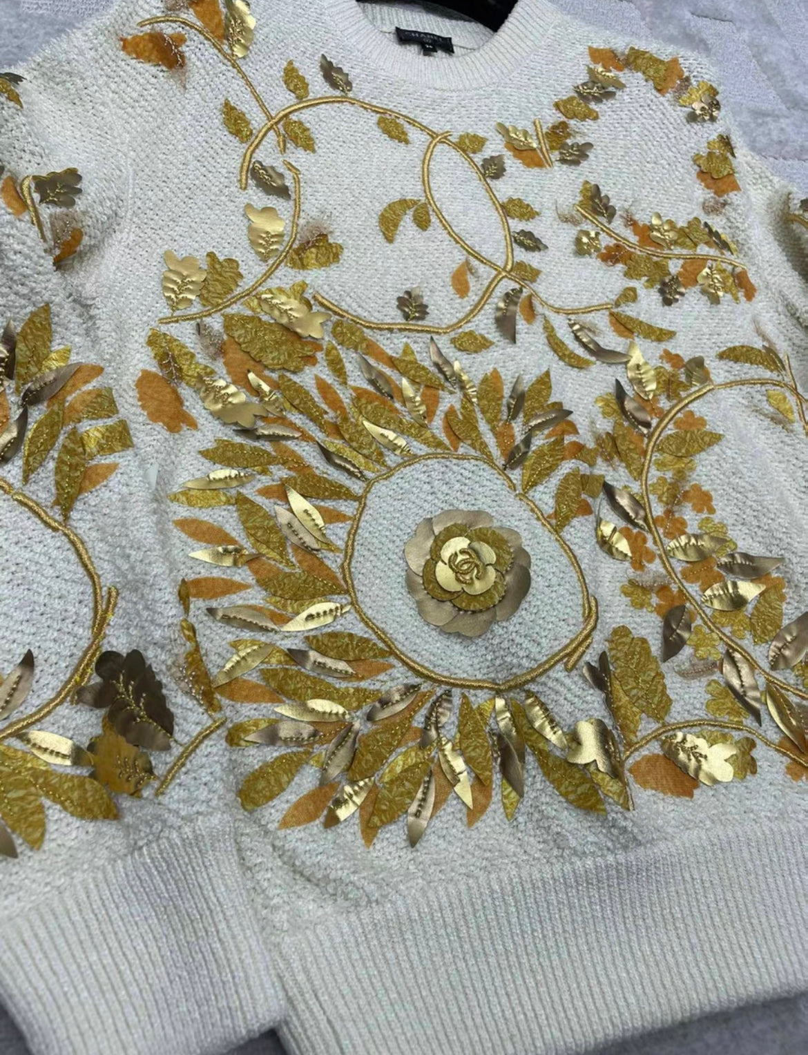 Chanel 18C Ecru/Gold pullover size 34 – Wararni.com