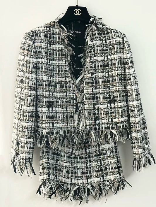 Chanel 22C Black/White/Brown fringed tweed jacket & skirt set