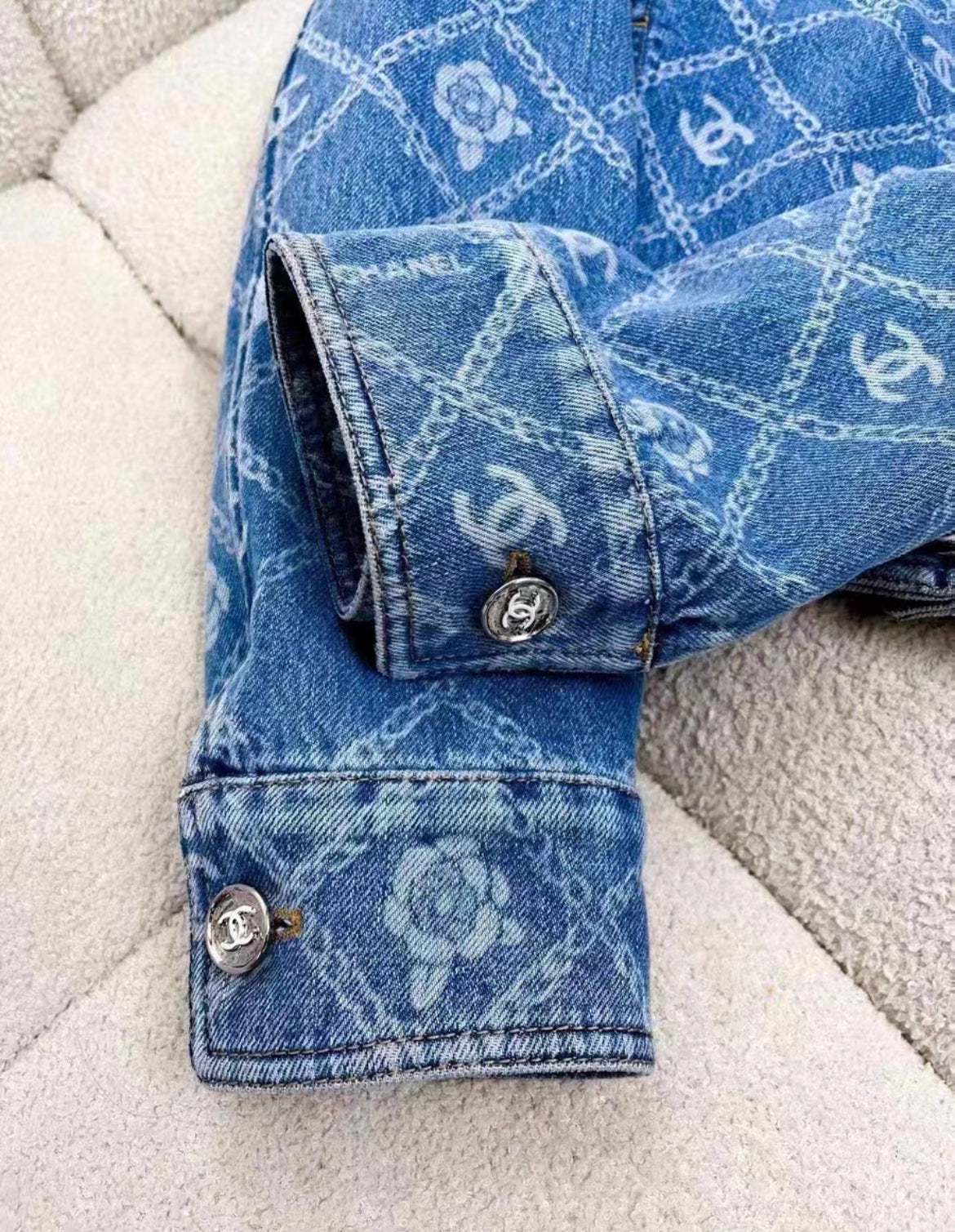 Chanel 23A Blue Jeans Denim Jacket CC Logo camellia Flower Print Size 38