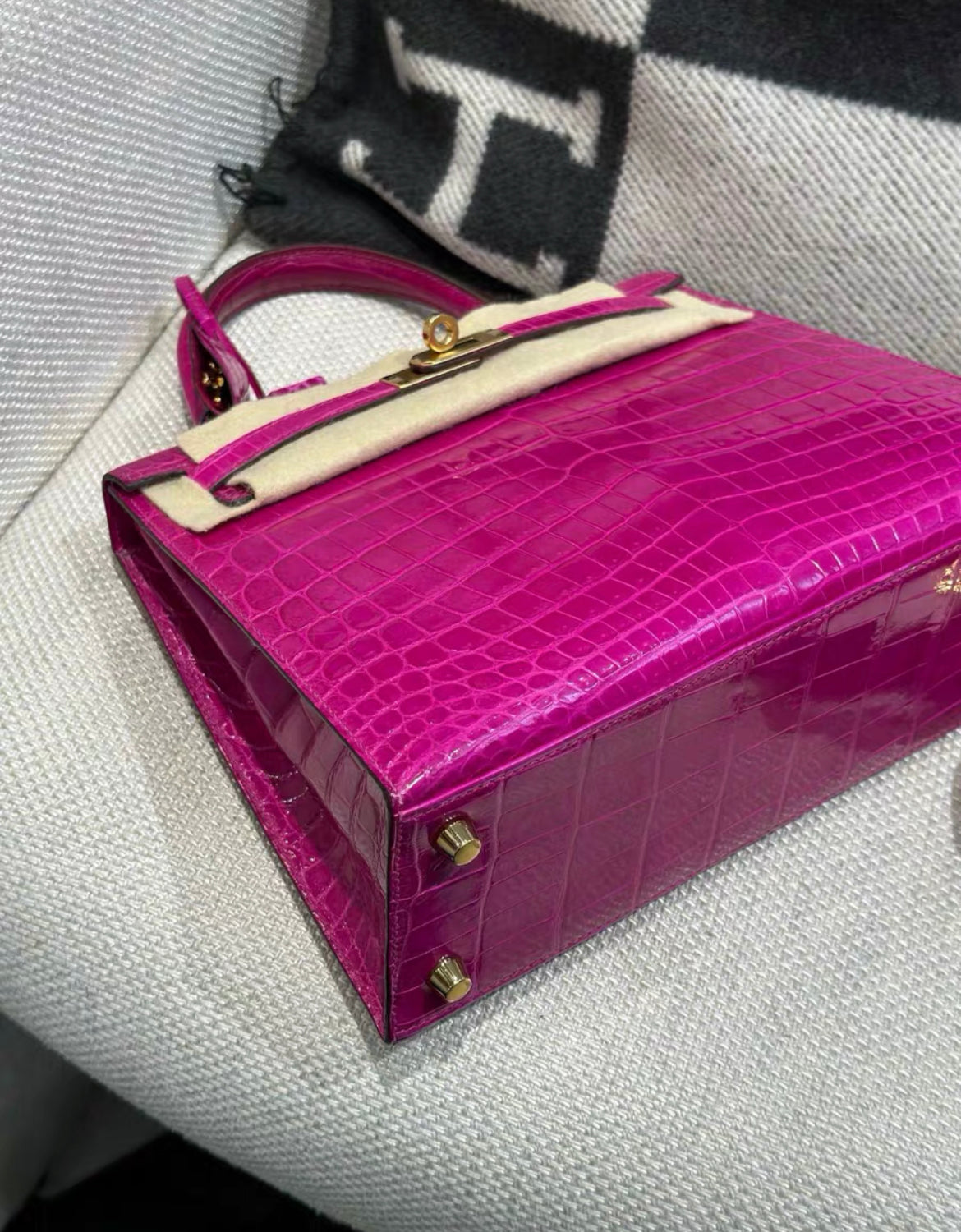 HERMES KELLY 25 SELLIER ROSE SCHEHERAZADE ALLIGATOR LISSE SHINY GOLD HARDWARE