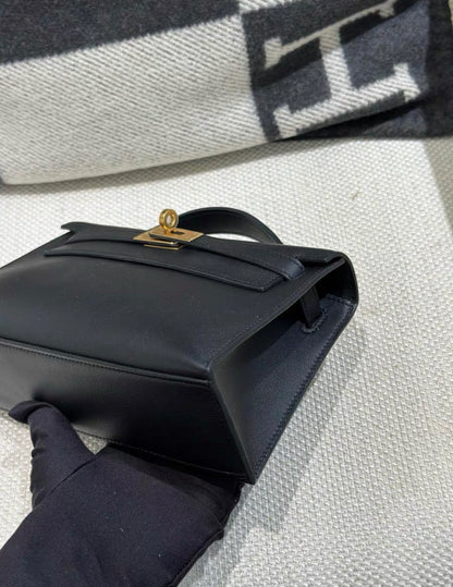 Hermès Kelly Pochette Black Swift Gold Hardware