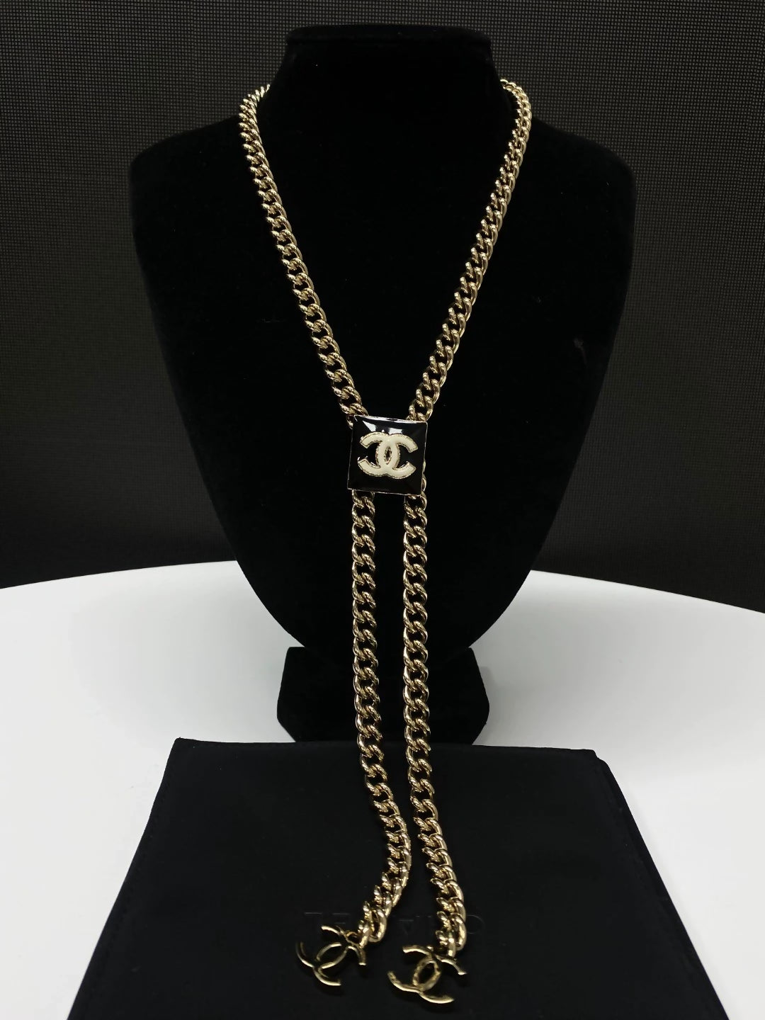 Chanel 22B black enamel double C necklace