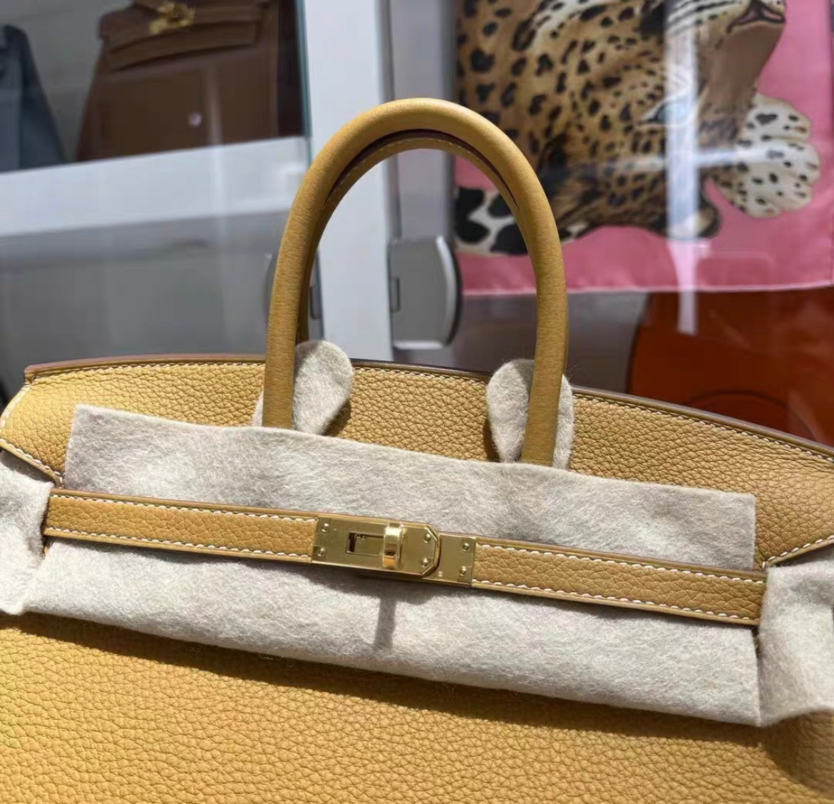 Hermes Birkin 25 Natural Sable Togo Leather Gold Hardware handbag with white stitching