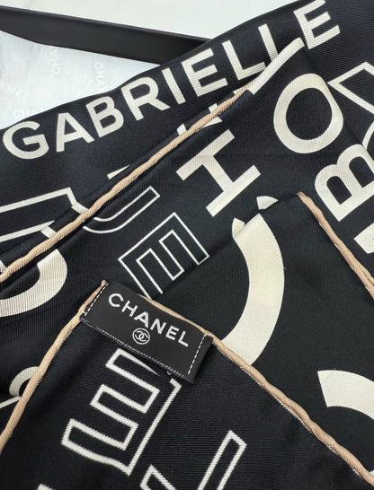 Chanel 25P Black/Ecru COCO scarf