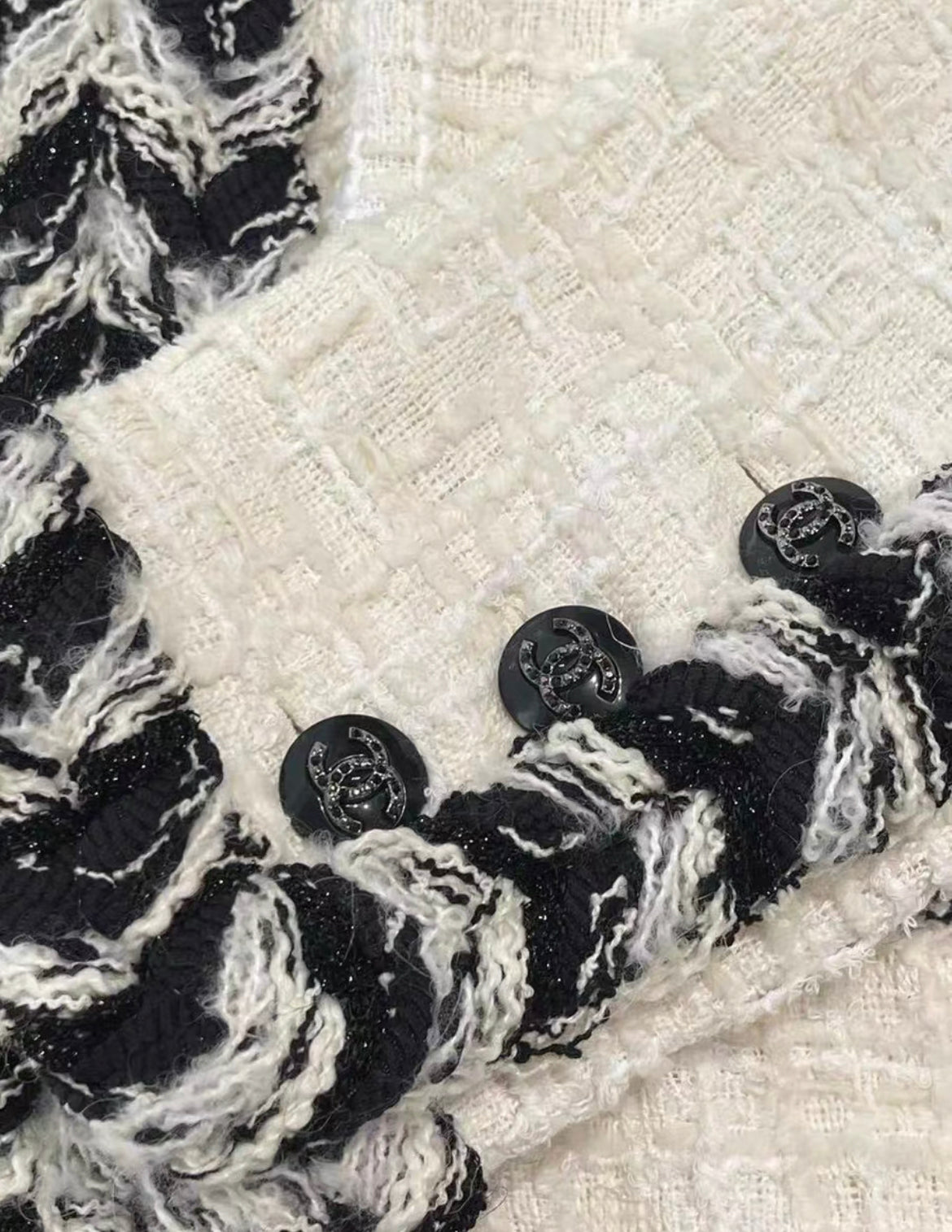 CHANEL 20B ECRU/ WHITE TWEED JACKET BRAIDED TRIM SIZE 38 – Wararni.com