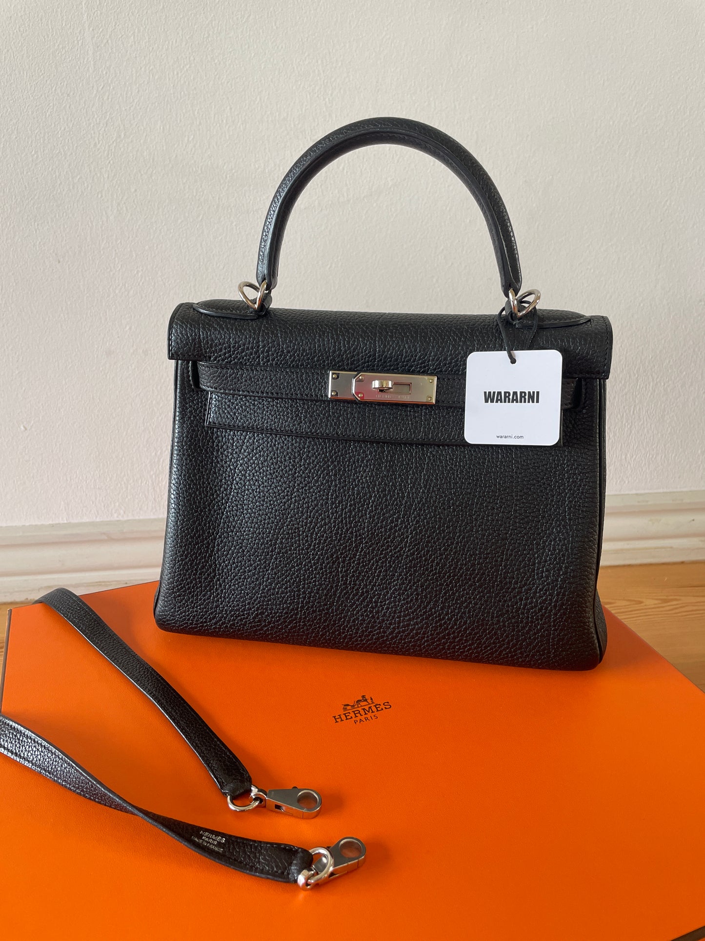 Hermès Kelly 28 Black Togo Palladium Hardware