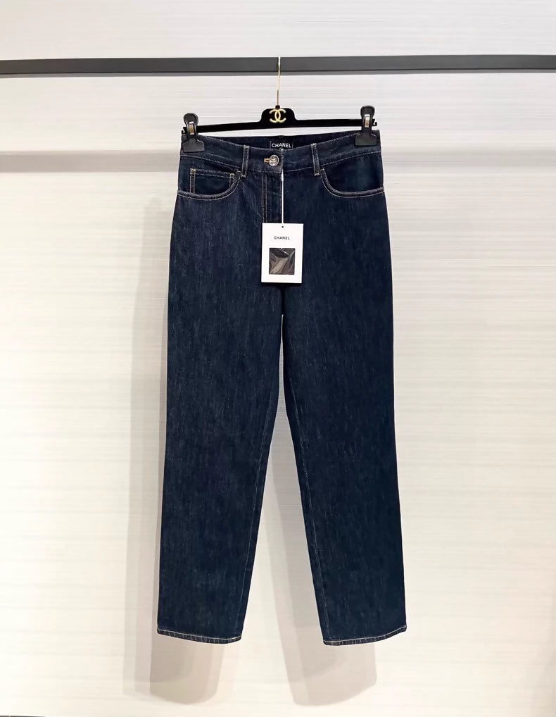 Chanel 25C straight leg jeans
