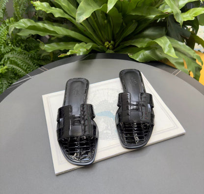 Hermes Sandals Black shiny crocodile leather