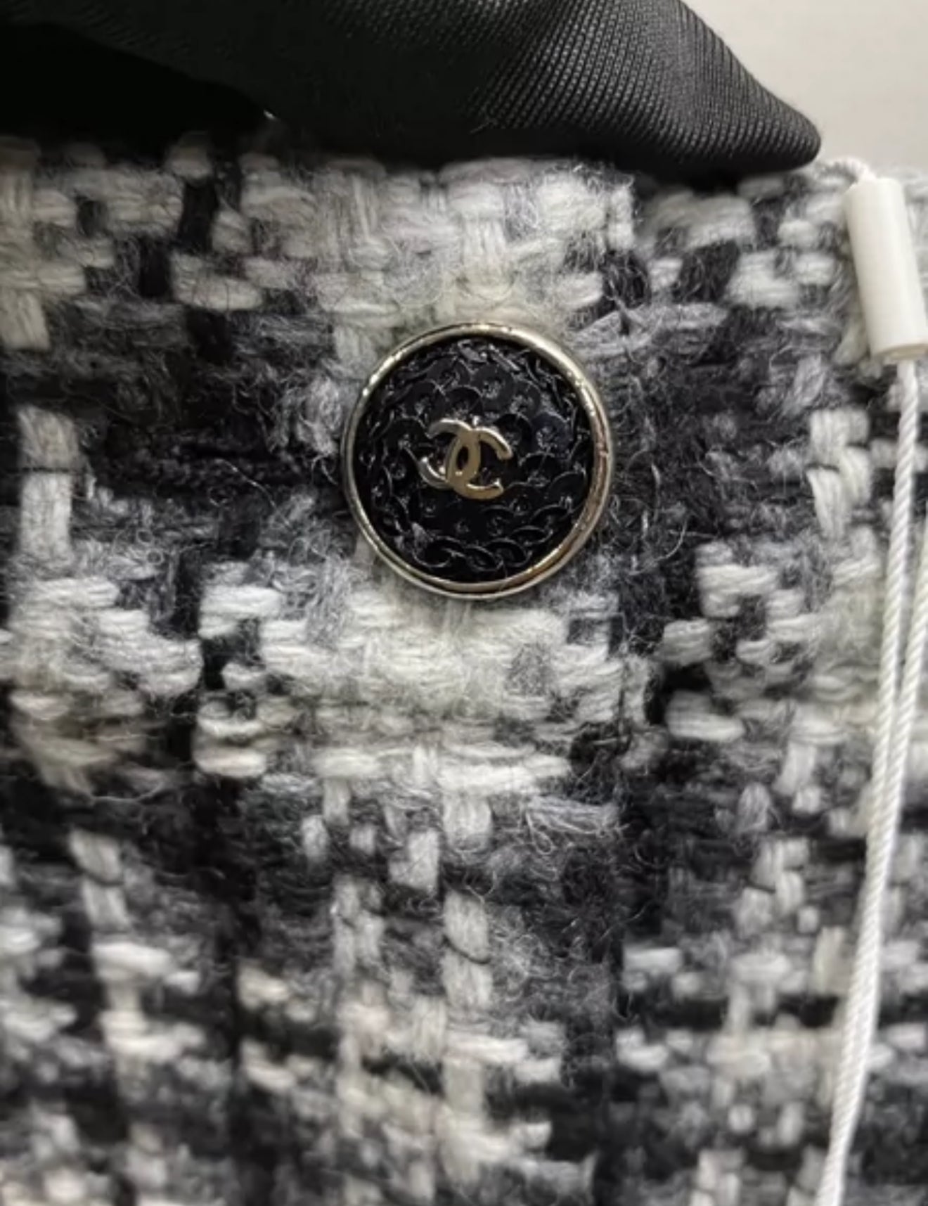 Chanel 21B Gray & Black Tweed Pants