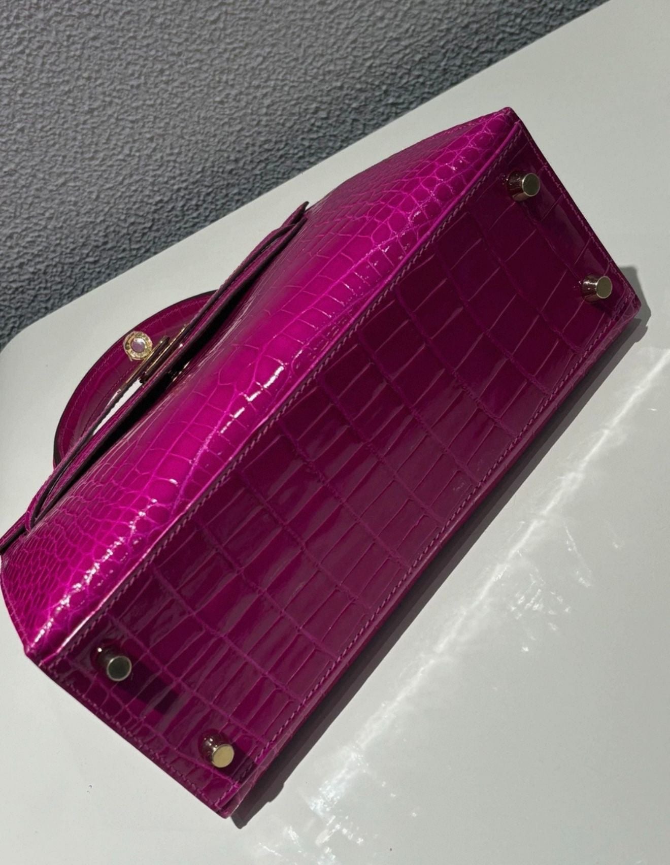 Hermes Kelly 25 Fuchsia 5J shiny crocodile leather gold hardware