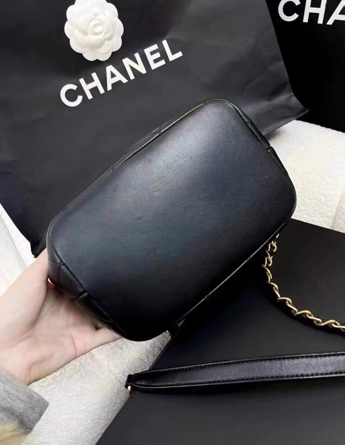 Chanel 22S Black Gold Hobo bag