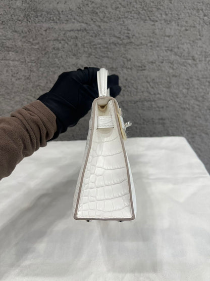 Hermès Kelly Sellier 20 Creme Chantilly Matte Alligator Palladium Hardware