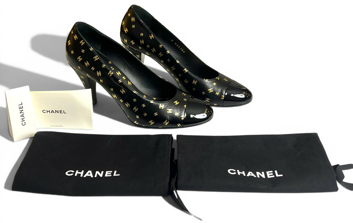 Chanel 23B Interlocking CC Logo Black Gold Lambskin Classic Pump Heels EU 39.5