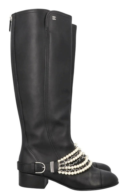 CHANEL 18A HAMBURG BLACK LEATHER PEARL CHAIN RIDING KNEE HIGH BOOTS EU 41