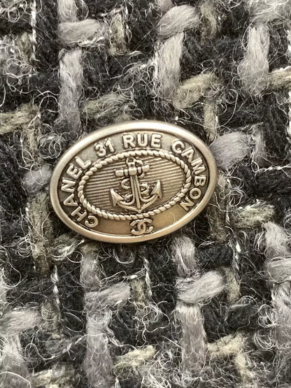 Chanel 18 gray-red tweed skirt