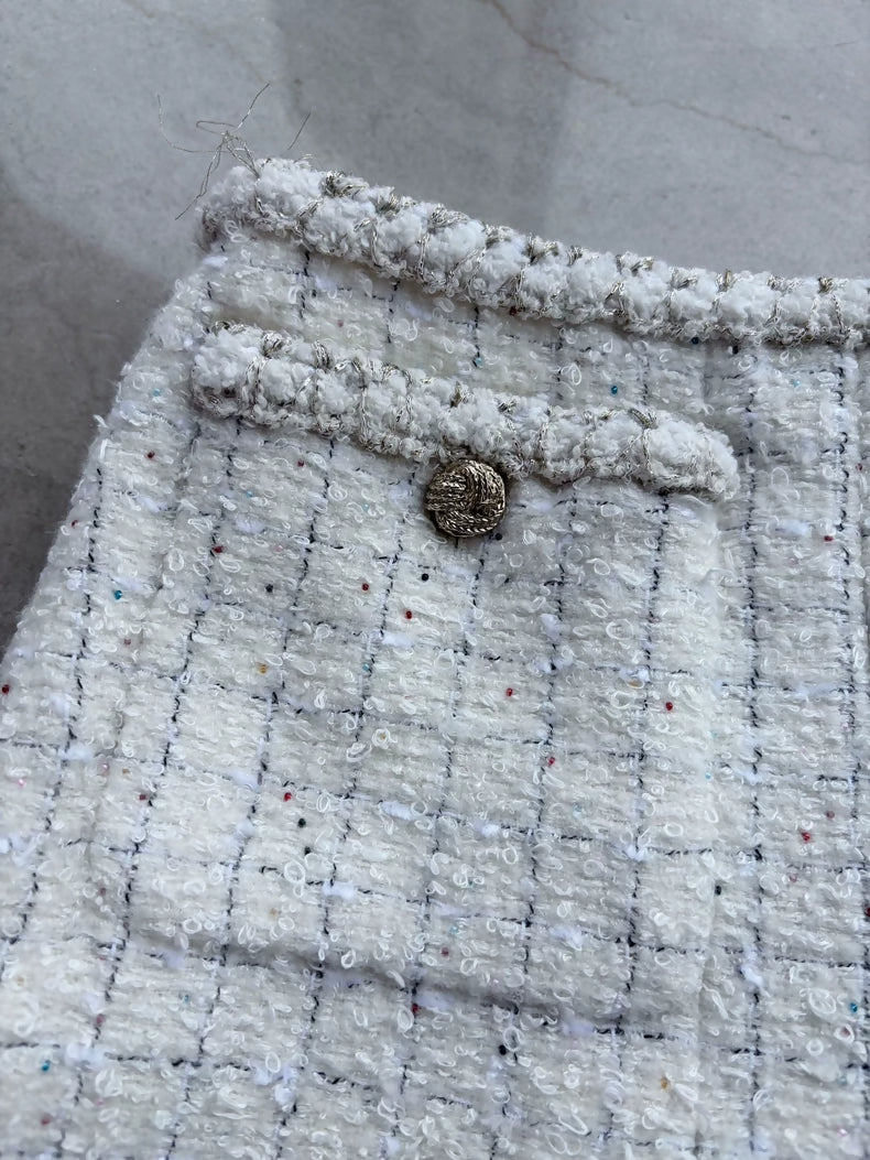 Chanel 25A Métiers d'Art White Tweed Mini Skirt