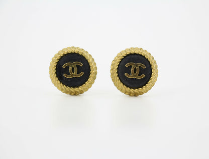 Chanel Vintage 95P Resin Spring/Summer Black Gold CC Round Wave Pattern Earrings