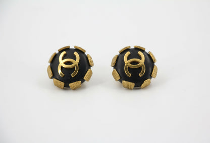 Chanel Vintage 94 Gold Plated & Resin Buckle CC in Black and Gold Clip-on Earrings