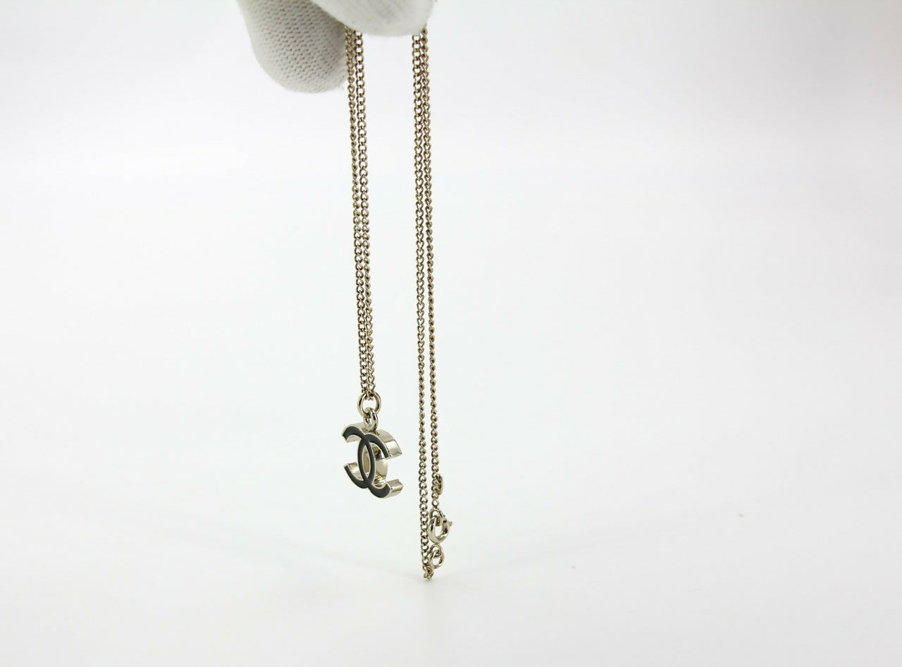 Chanel Vintage 06V Enamel Classic Black CC Light Gold Necklace