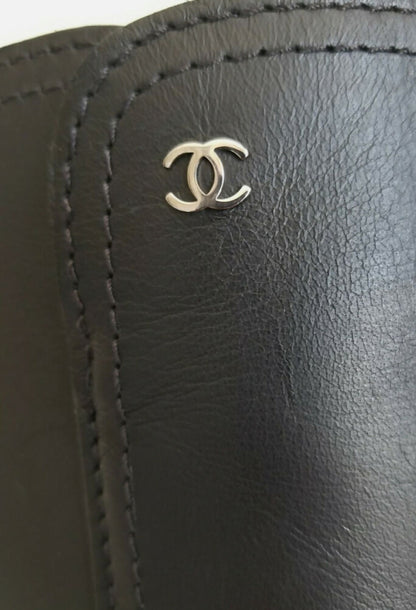 CHANEL 18A HAMBURG BLACK LEATHER PEARL CHAIN RIDING KNEE HIGH BOOTS EU 41