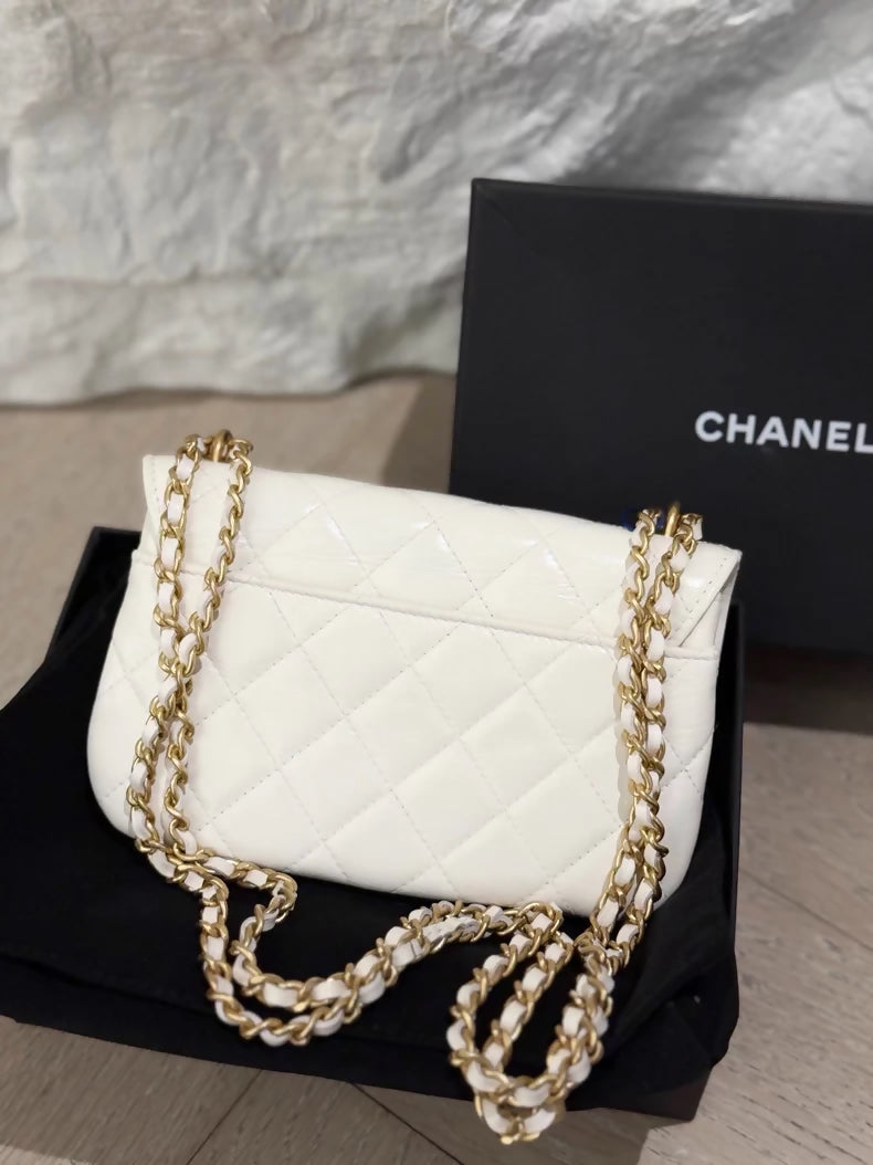 Chanel 23A White Waxed Lambskin shoulder Bag with gold hardware
