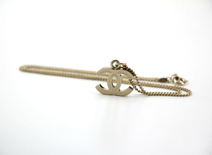 Chanel Vintage 04V Enamel Classic White CC Light Gold Necklace
